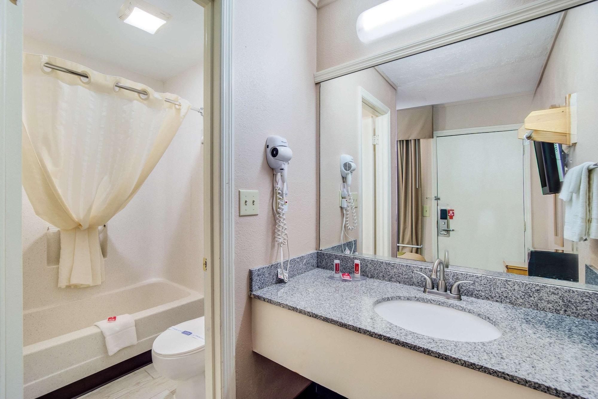 Econo Lodge Walterboro Ngoại thất bức ảnh