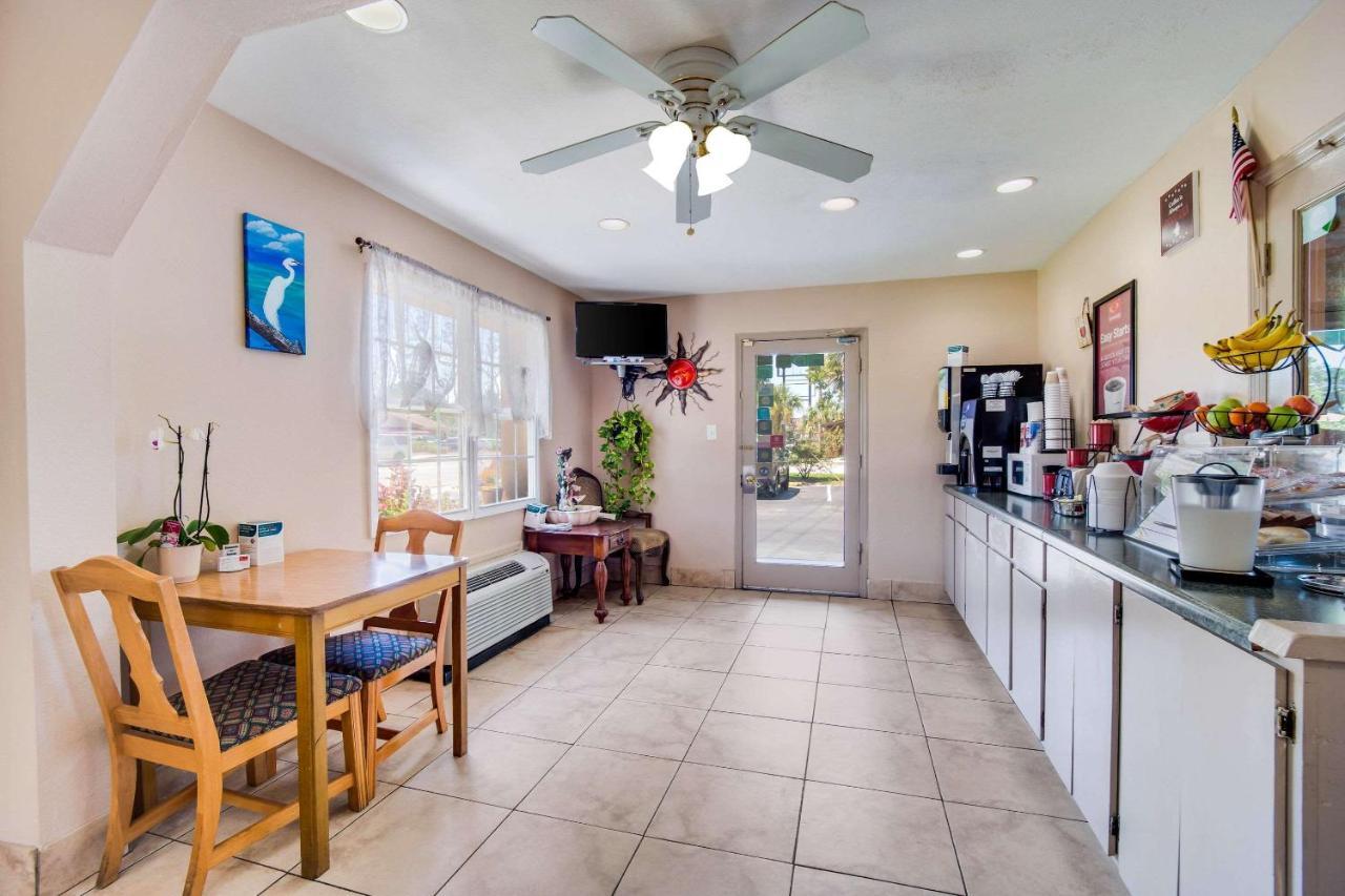 Econo Lodge Walterboro Ngoại thất bức ảnh